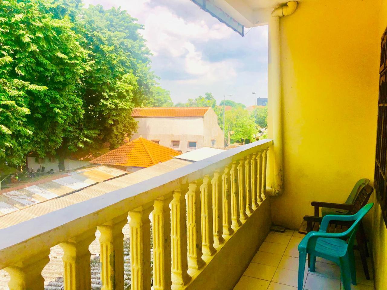 Dharmawati Homestay Syariah At Terminal Purabaya Waru Exteriör bild