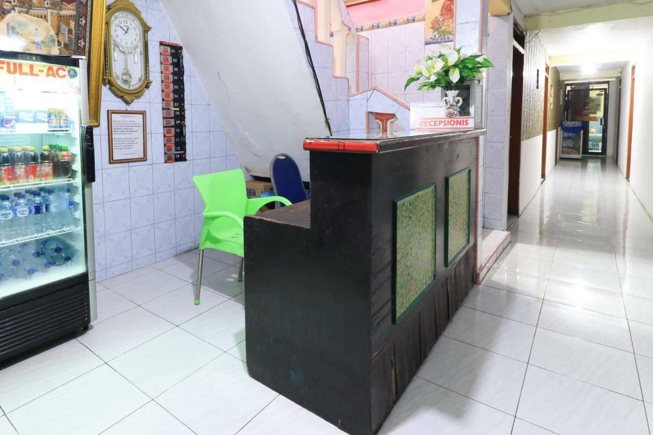 Dharmawati Homestay Syariah At Terminal Purabaya Waru Exteriör bild