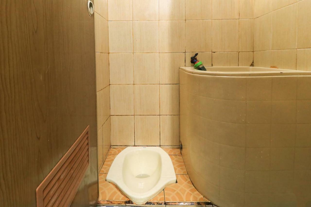 Dharmawati Homestay Syariah At Terminal Purabaya Waru Exteriör bild