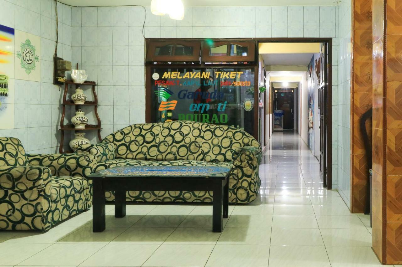 Dharmawati Homestay Syariah At Terminal Purabaya Waru Exteriör bild
