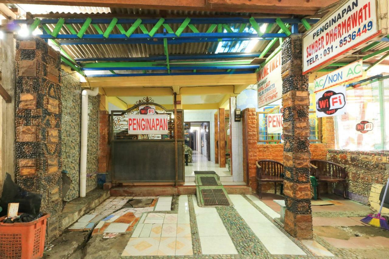 Dharmawati Homestay Syariah At Terminal Purabaya Waru Exteriör bild