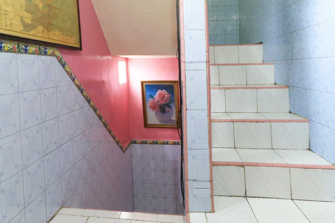 Dharmawati Homestay Syariah At Terminal Purabaya Waru Exteriör bild