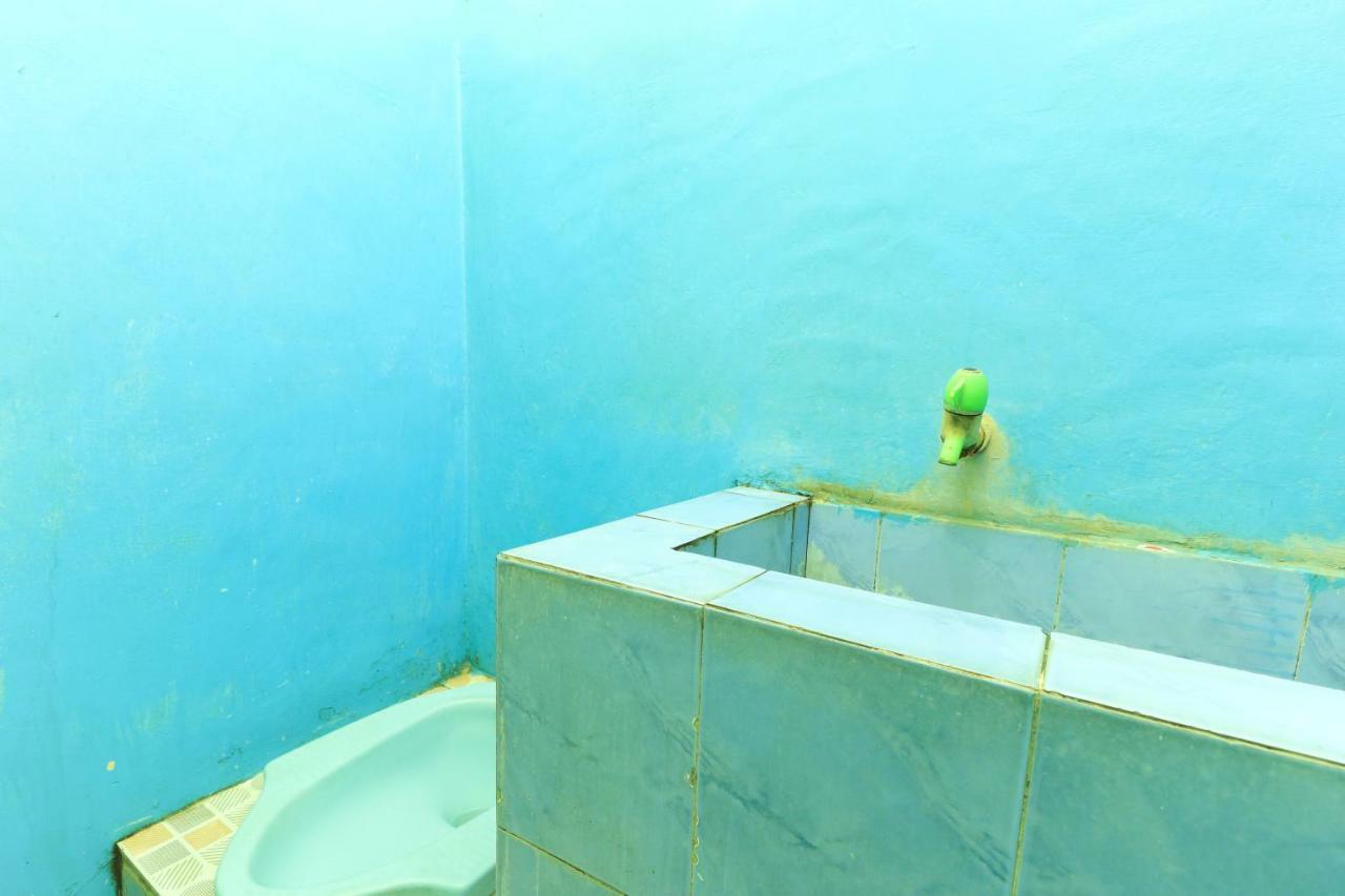 Dharmawati Homestay Syariah At Terminal Purabaya Waru Exteriör bild